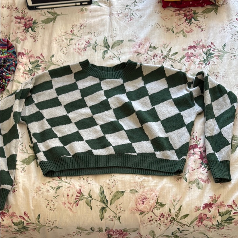 Hollister Green and White Crew Neck Sweater with Geometric Pattern